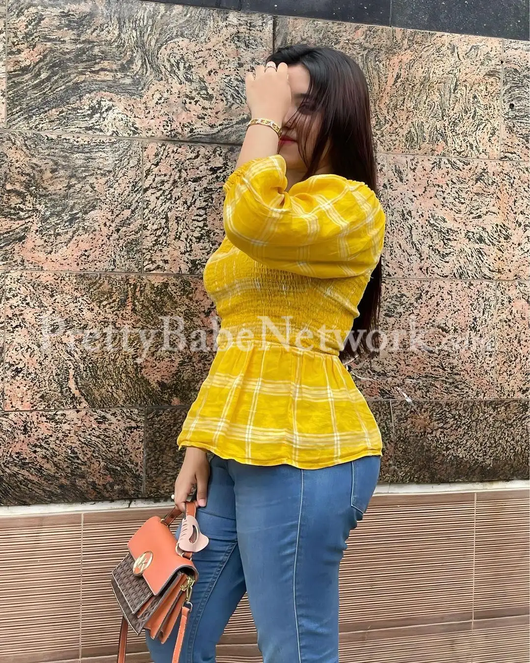 Premium Muslim Beauty Raisa - VIP Escort in Gaur City, Greater Noida